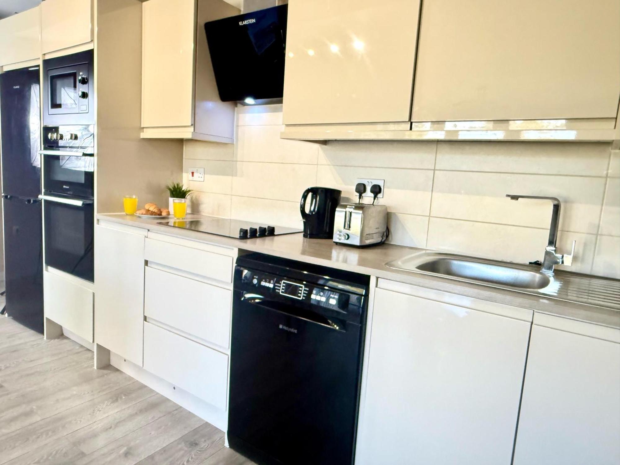 Horizon House, Stunning 2-Bedroom Flat 1, Parking, Netflix, Oxford Exteriér fotografie
