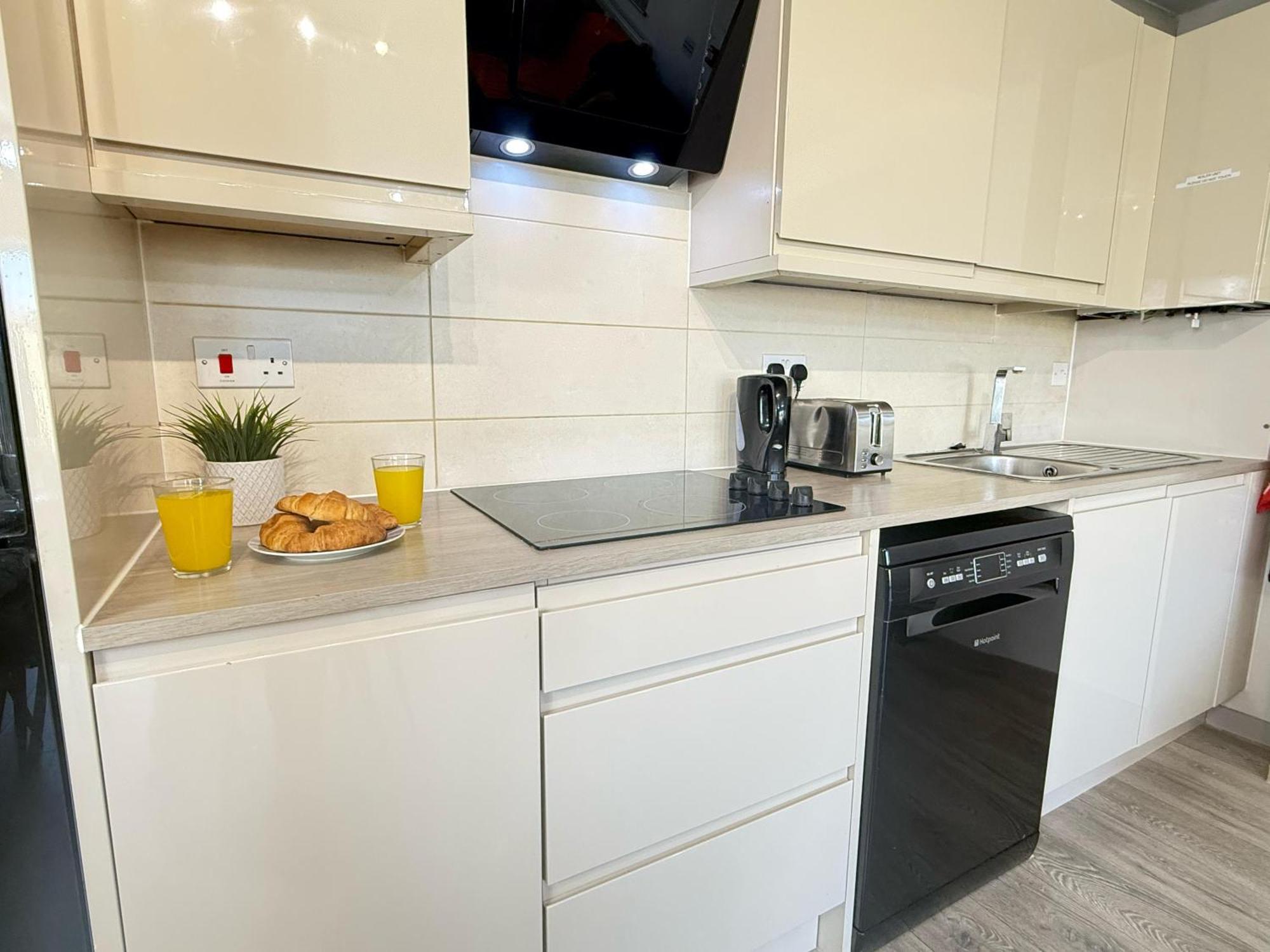 Horizon House, Stunning 2-Bedroom Flat 1, Parking, Netflix, Oxford Exteriér fotografie
